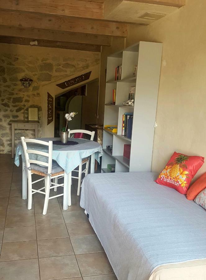 Gite Face A La Riviere -Proche Du Pont Du Gard- Montfrin Екстер'єр фото