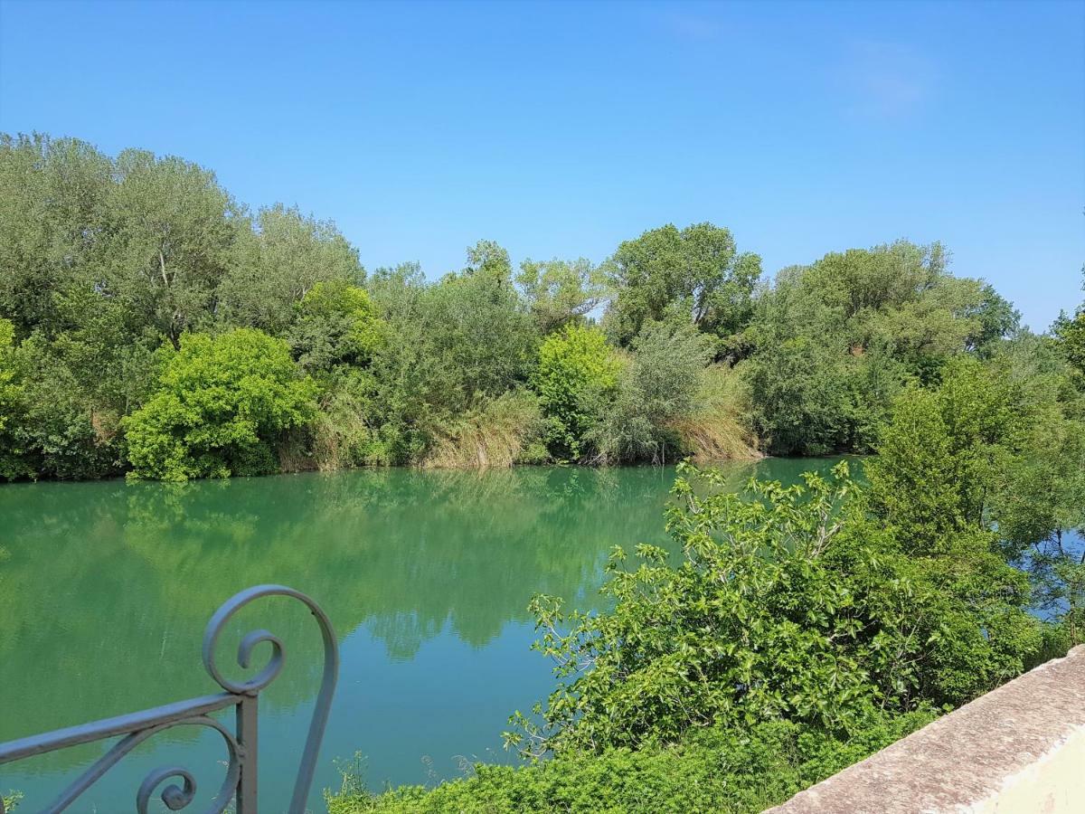 Gite Face A La Riviere -Proche Du Pont Du Gard- Montfrin Екстер'єр фото